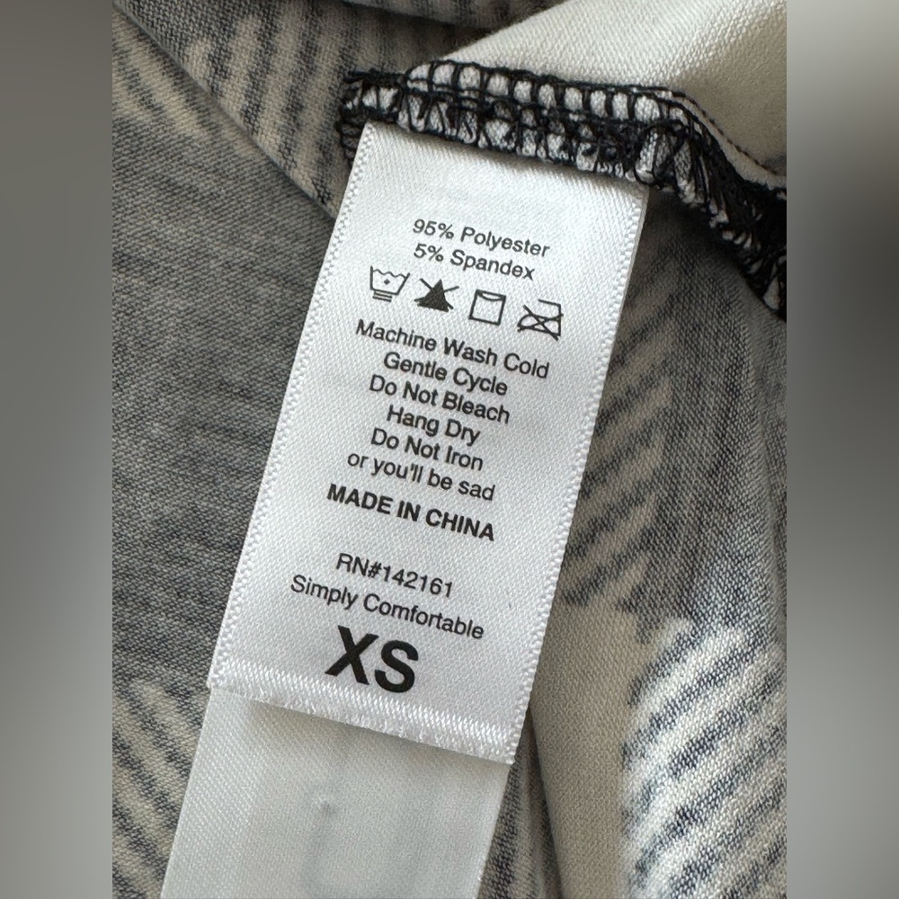 Lularoe Mark XS Black Off White Buffalo Plaid Checkered Raglan Henley Shirt - Picture 4 of 4